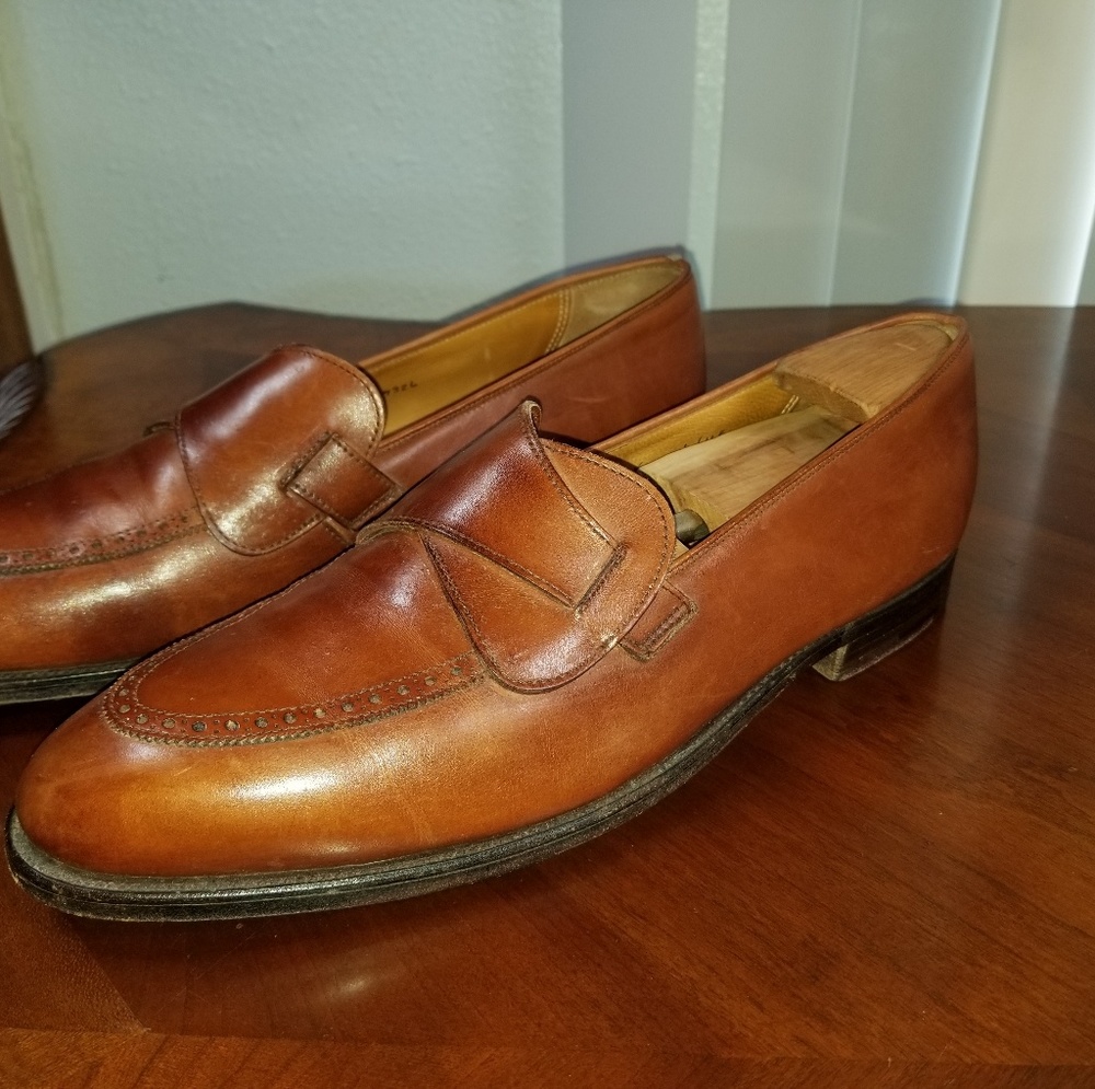 Men's 10.5  leather shoes